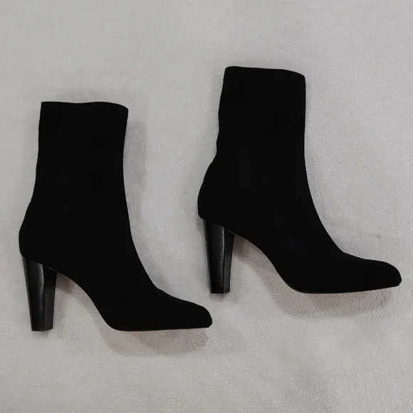 Charles David Elegant Black Ankle Boots - Picture 2 of 8